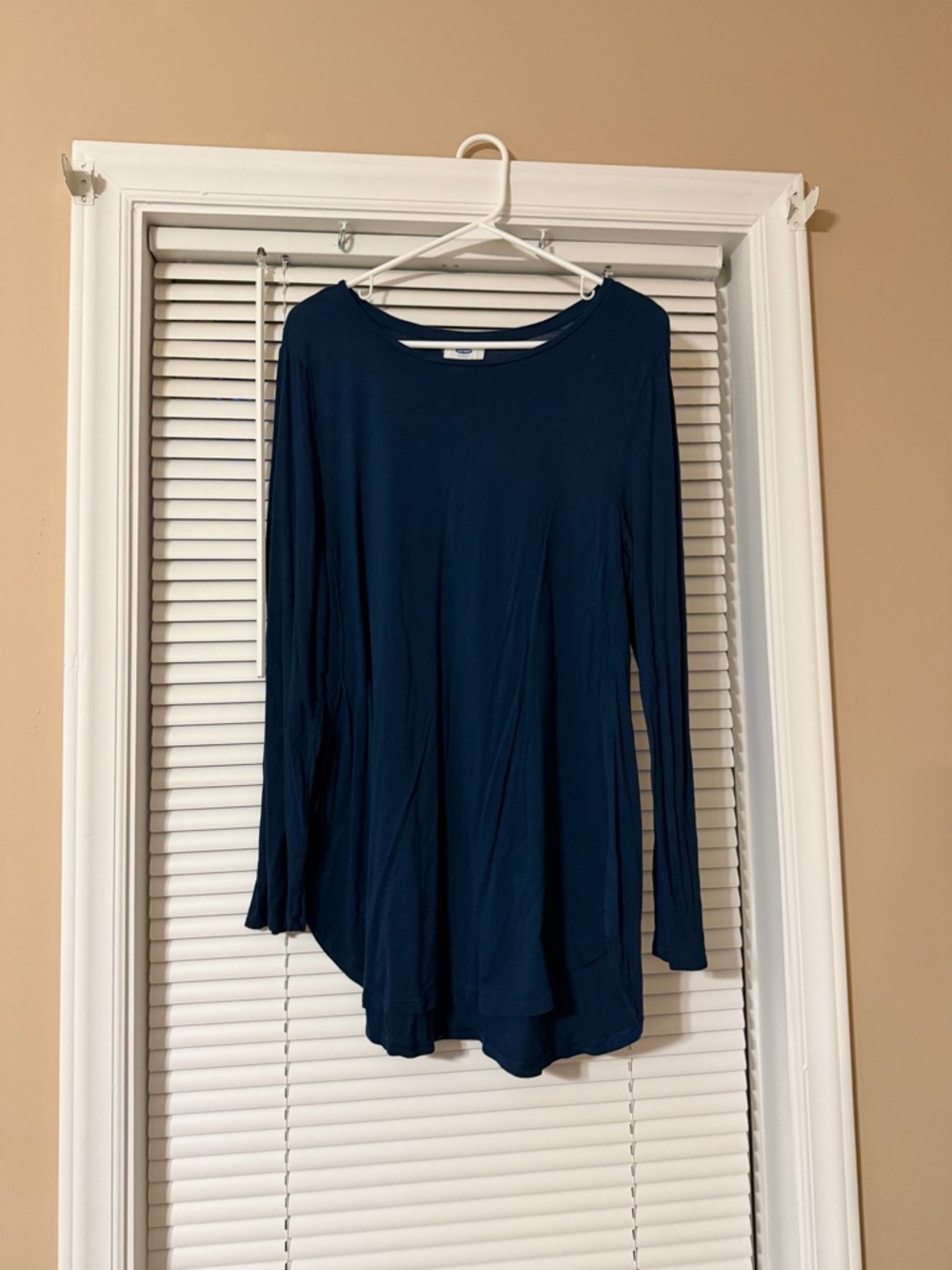 Old Navy Dark Blue Long-Sleeve Scoop Neck Top